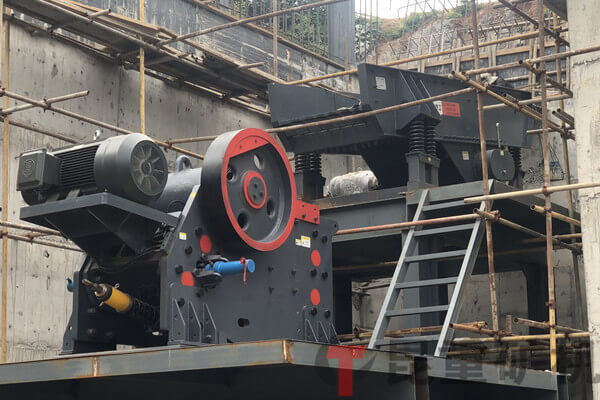 歐版顎式破碎機現場 歐版顎式破碎機現場